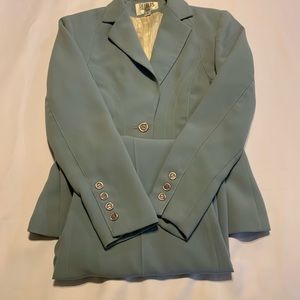 BILL BLASS PANTS SUIT SIZE 6 baby Blue